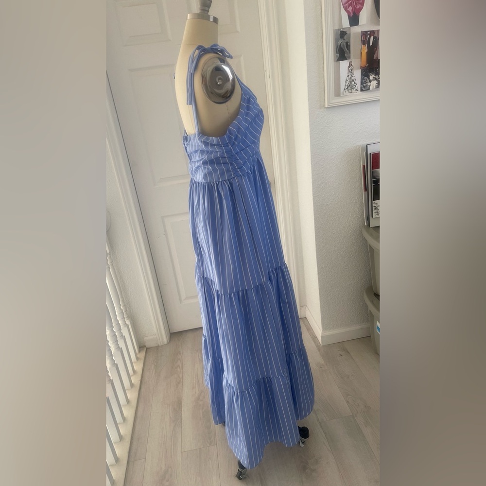 🆕 EXPRESS Blue Striped Maxi Dress - Picture 4 of 13
